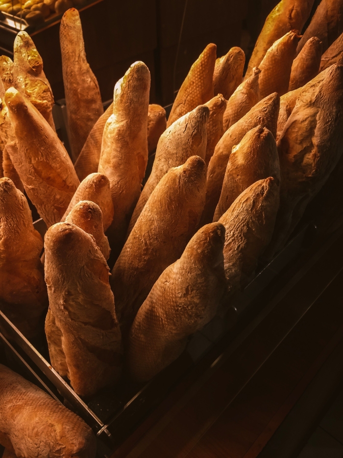 freshly baked bread artsan food 1